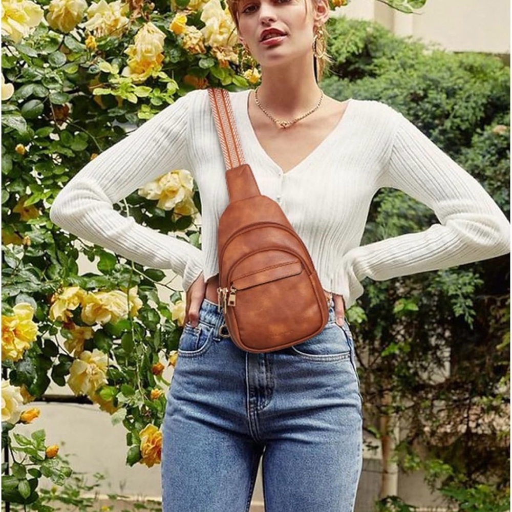 Sling bag, crossbody bag, chest bag for women. New - Picture 3 of 9